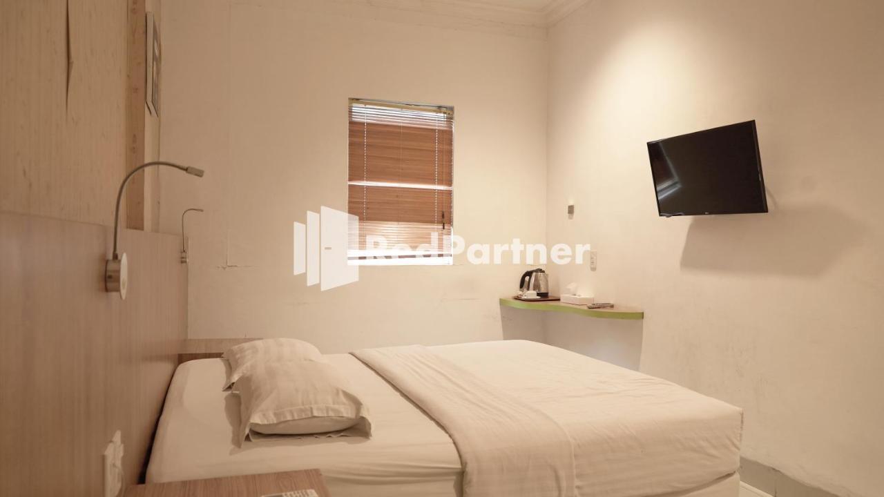 Wisma Sederhana Mitra Reddoorz Medan Eksteriør bilde