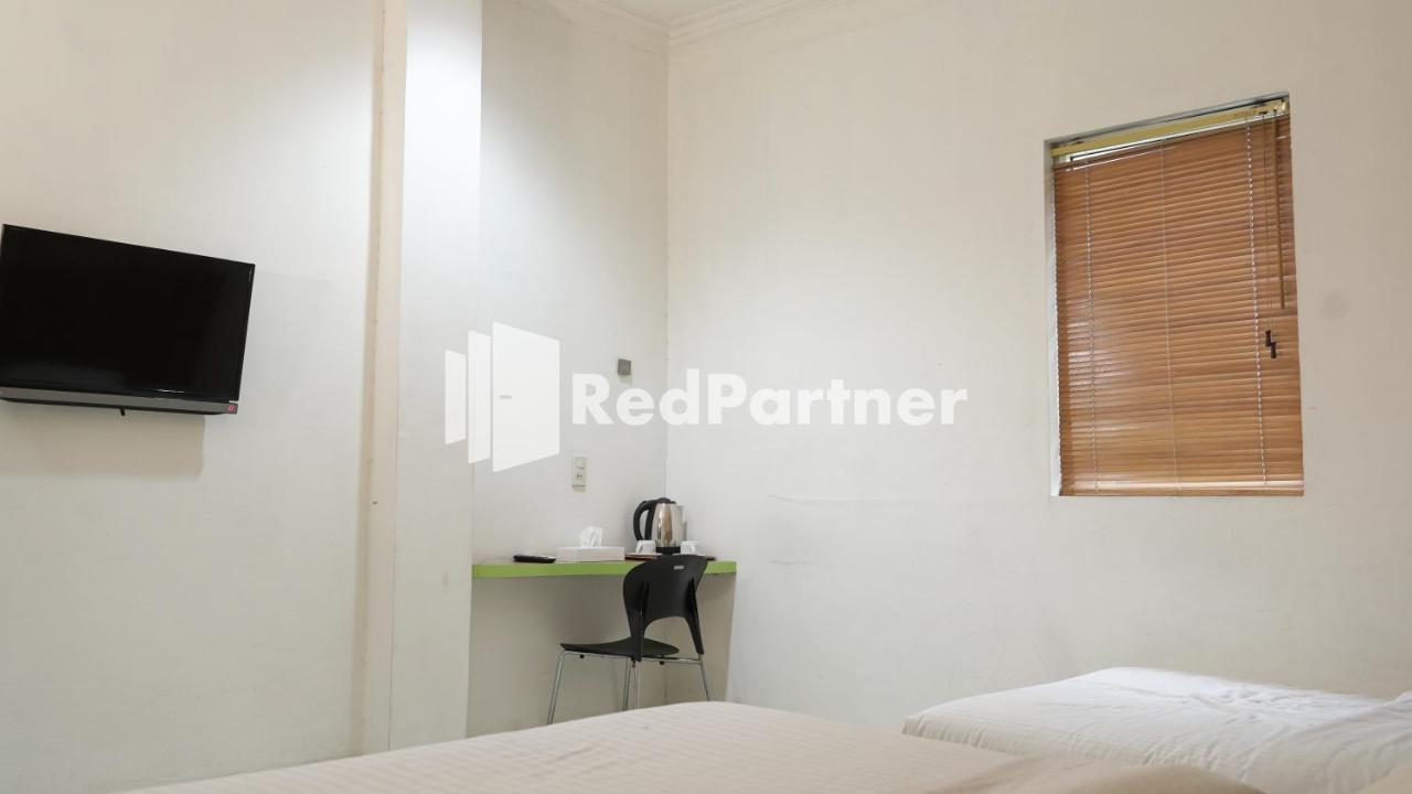 Wisma Sederhana Mitra Reddoorz Medan Eksteriør bilde