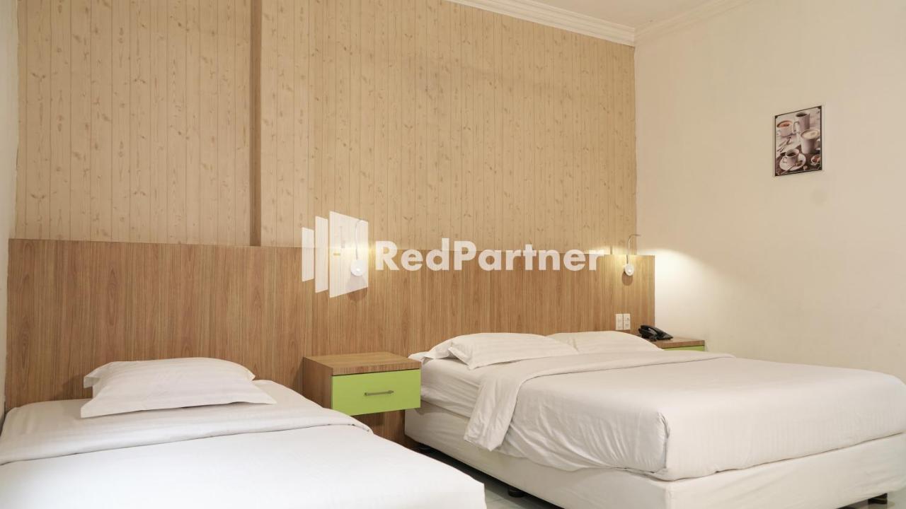 Wisma Sederhana Mitra Reddoorz Medan Eksteriør bilde
