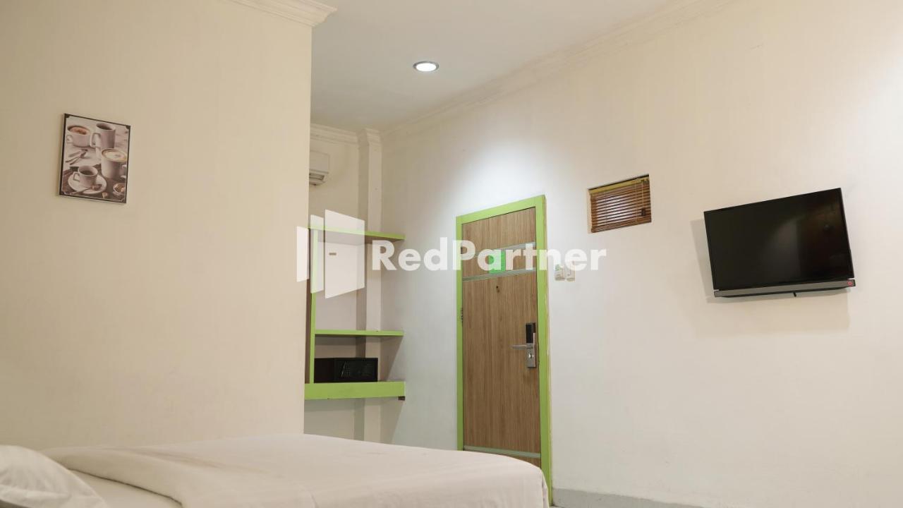 Wisma Sederhana Mitra Reddoorz Medan Eksteriør bilde