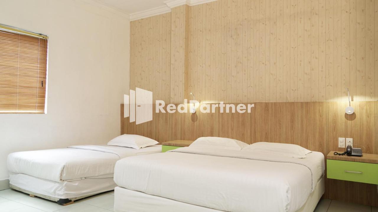 Wisma Sederhana Mitra Reddoorz Medan Eksteriør bilde