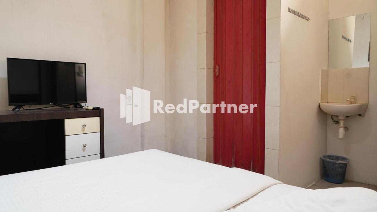 Wisma Sederhana Mitra Reddoorz Medan Eksteriør bilde