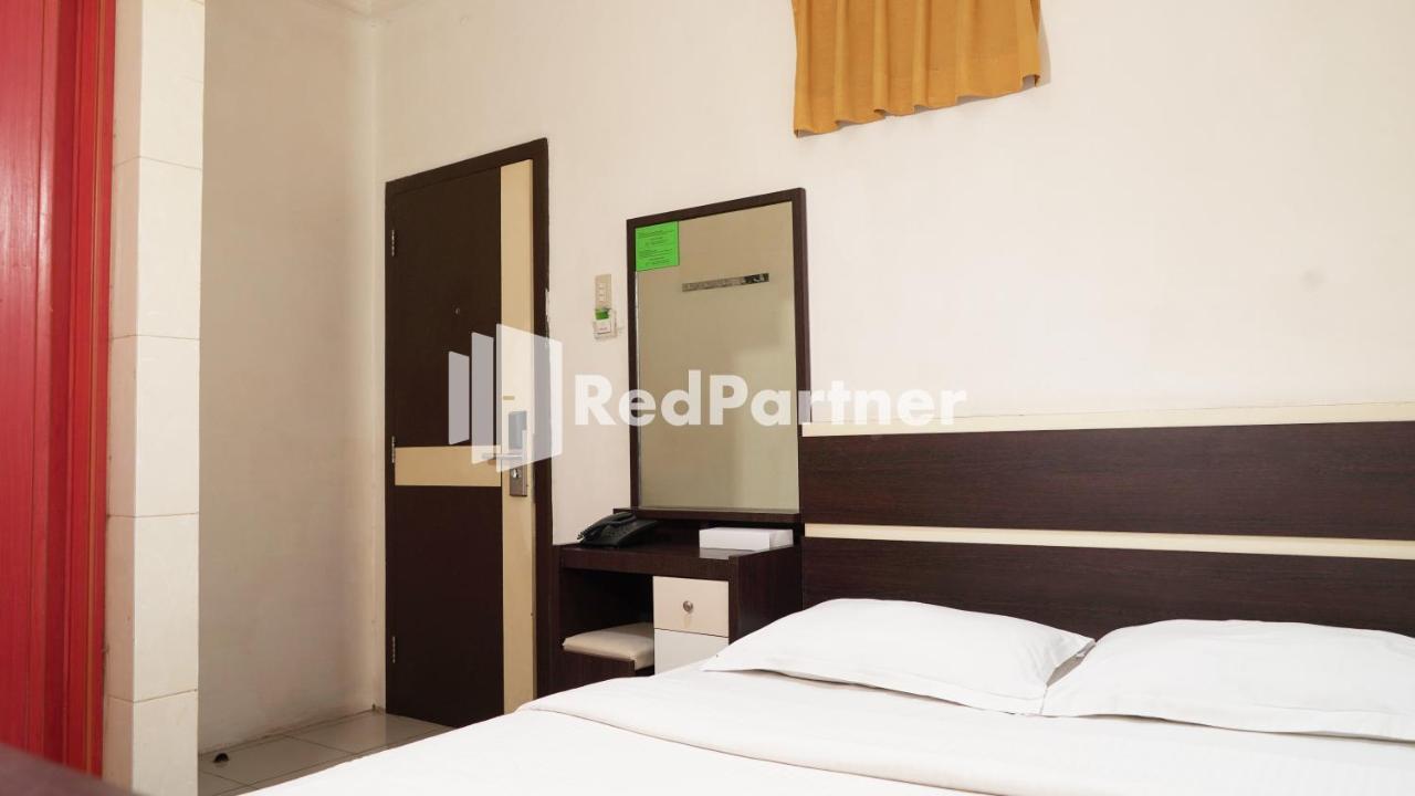 Wisma Sederhana Mitra Reddoorz Medan Eksteriør bilde