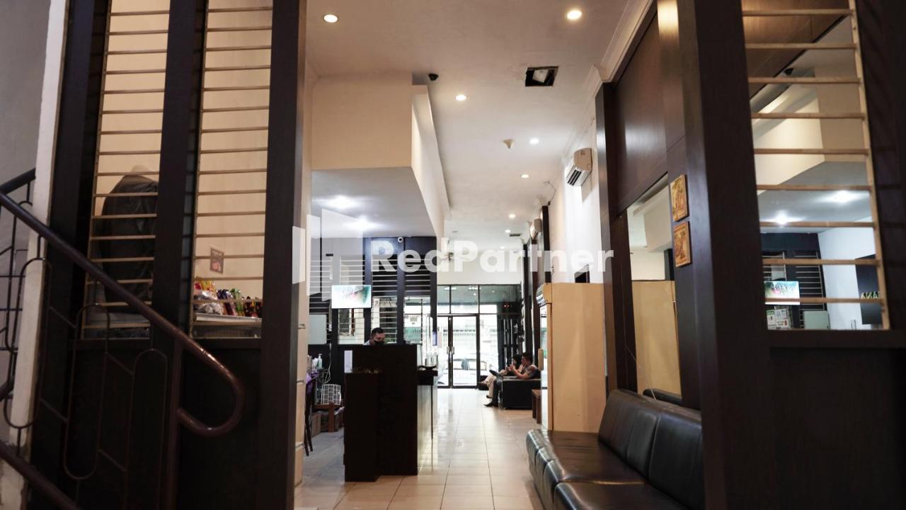 Wisma Sederhana Mitra Reddoorz Medan Eksteriør bilde