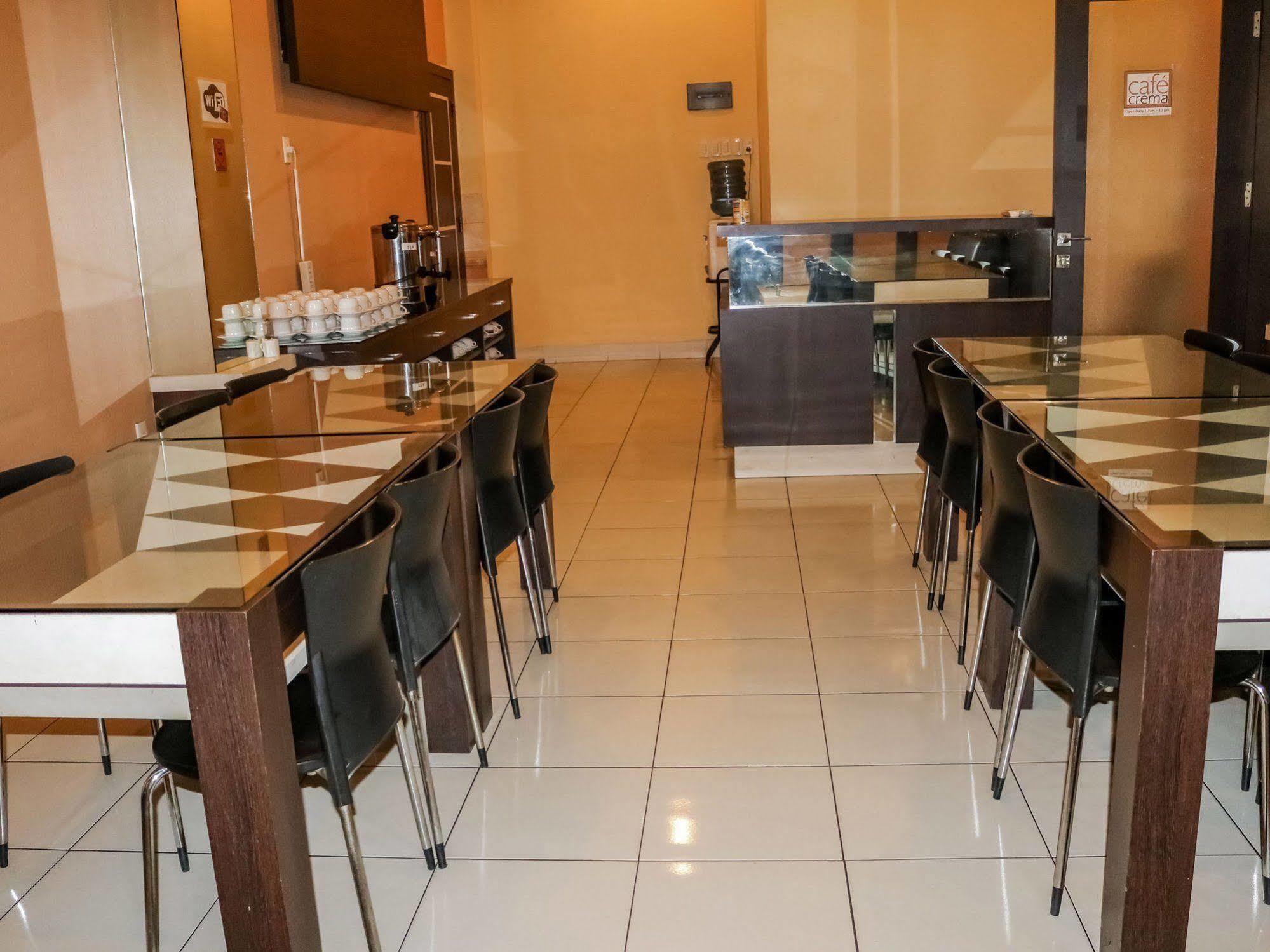 Wisma Sederhana Mitra Reddoorz Medan Eksteriør bilde